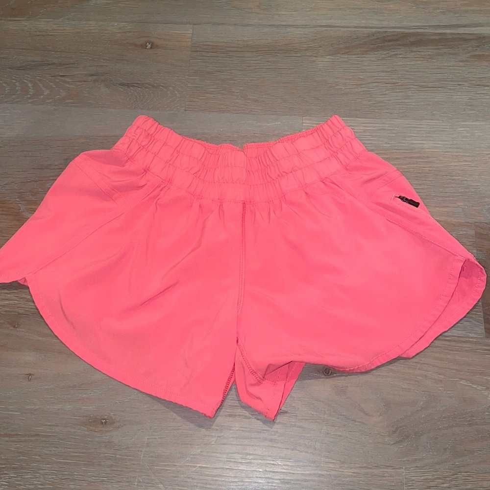 LULULEMON RARE TRACKER SHORTS!